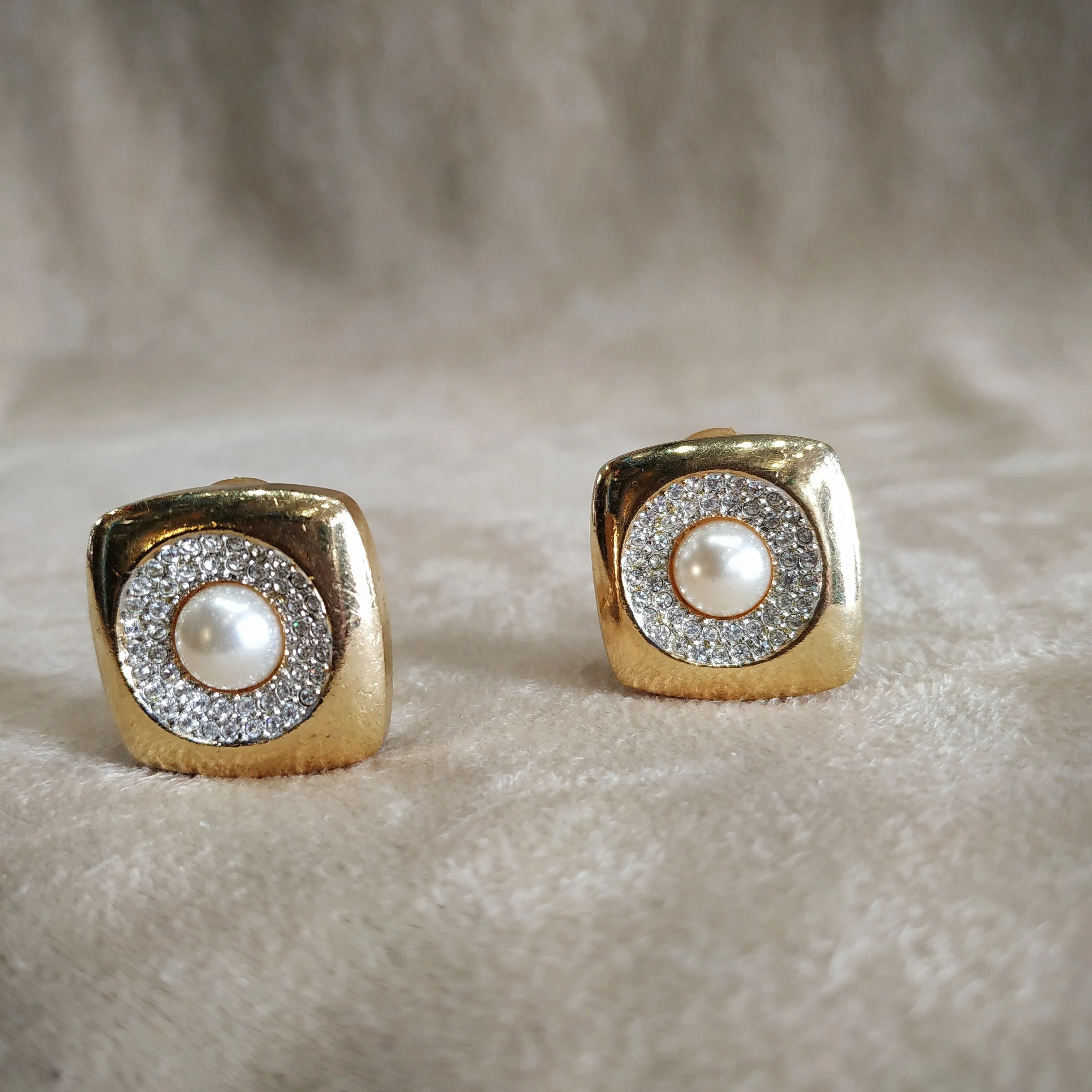 Grosse Earrings vintage gold Sqaure Pearl Crystal clip on