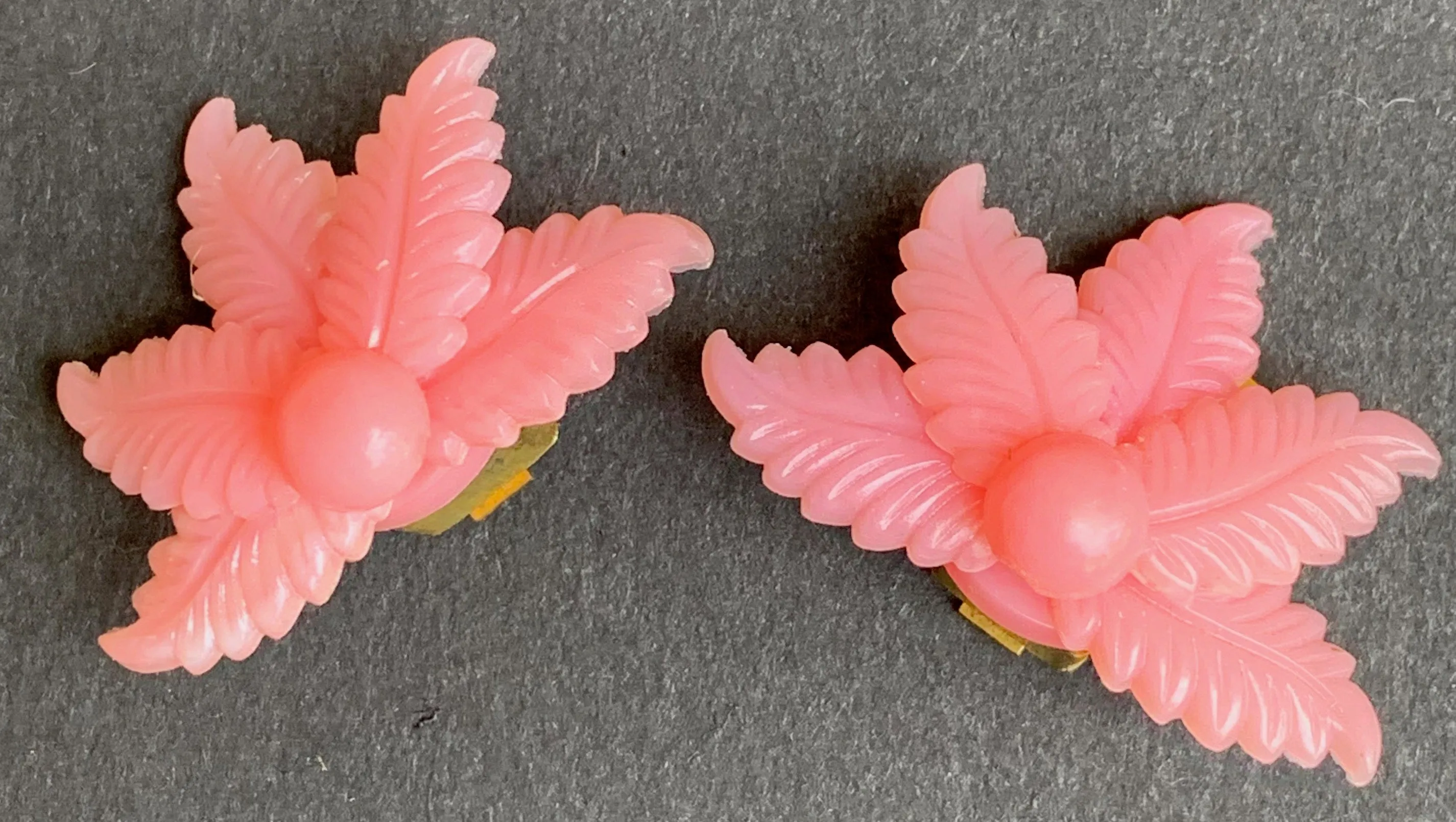 Pretty Pastel Pink 1950s Clip-on Earrings