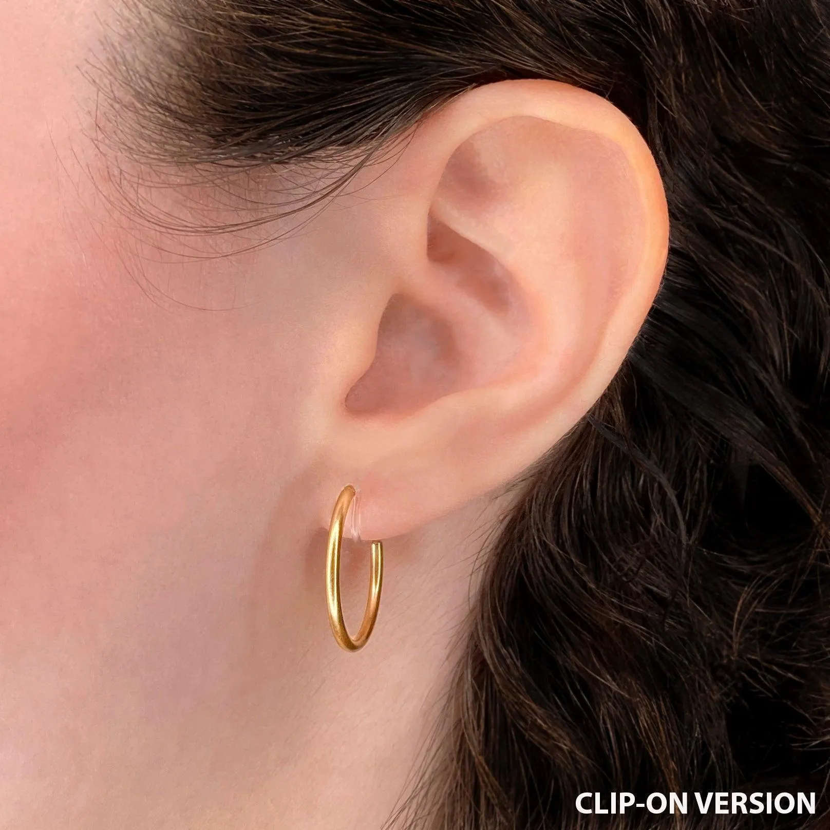 SMALL HOOP CLIP-ON EARRINGS IN GOLD