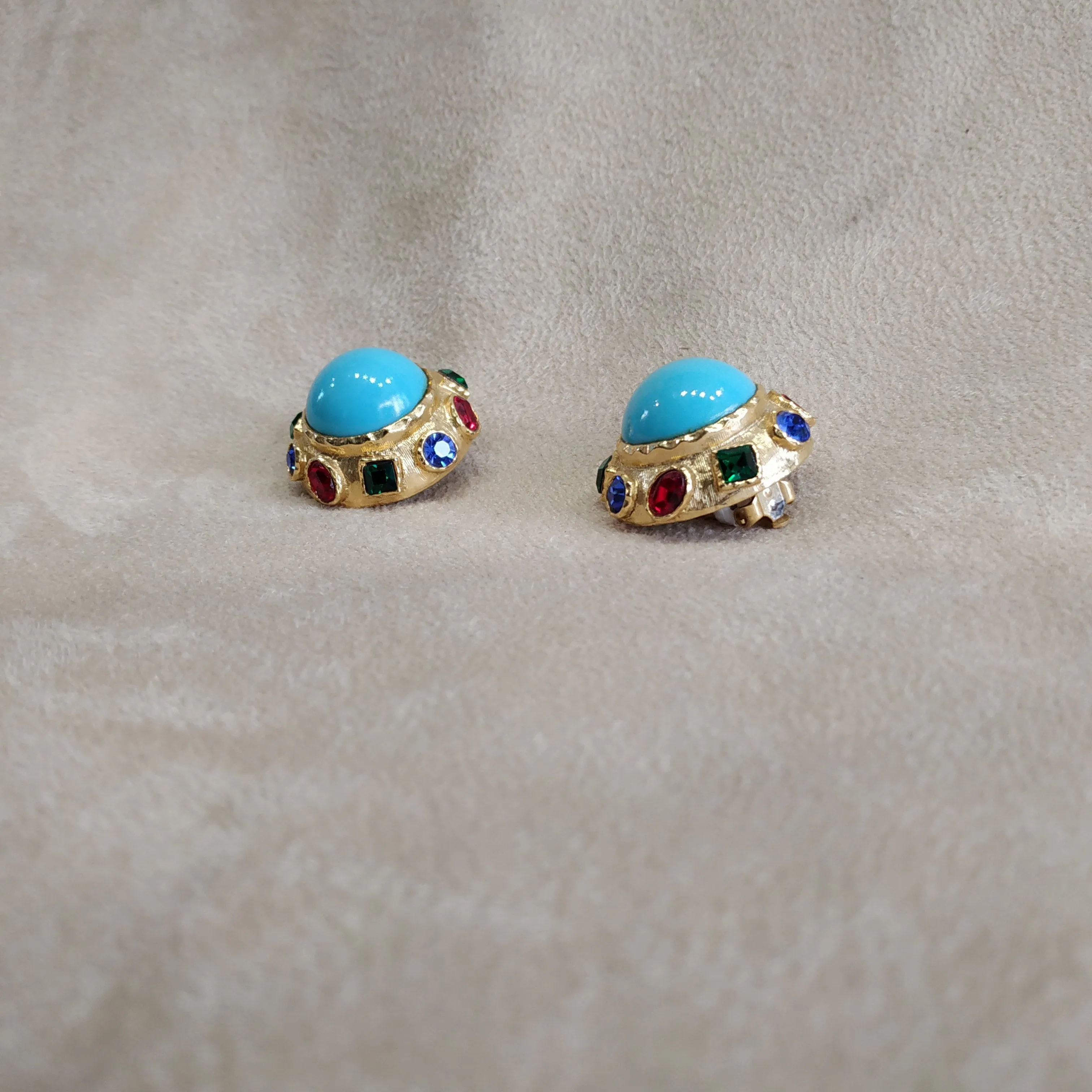 Vintage round multi colour turquoise clip on earrings